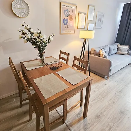 White Apartment Grzybowska Warsaw Exterior photo