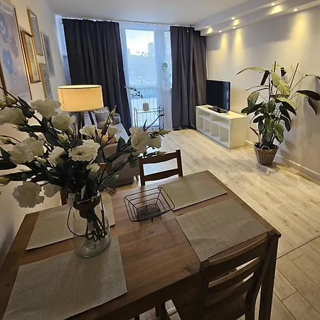 White Apartment Grzybowska Warsaw Exterior photo