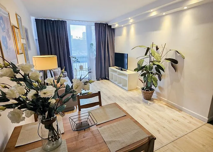 White Apartment Grzybowska